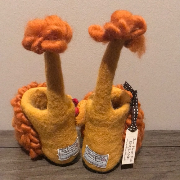 New Sew Heart Felt Lion Slippers for baby - Picture 6 of 7